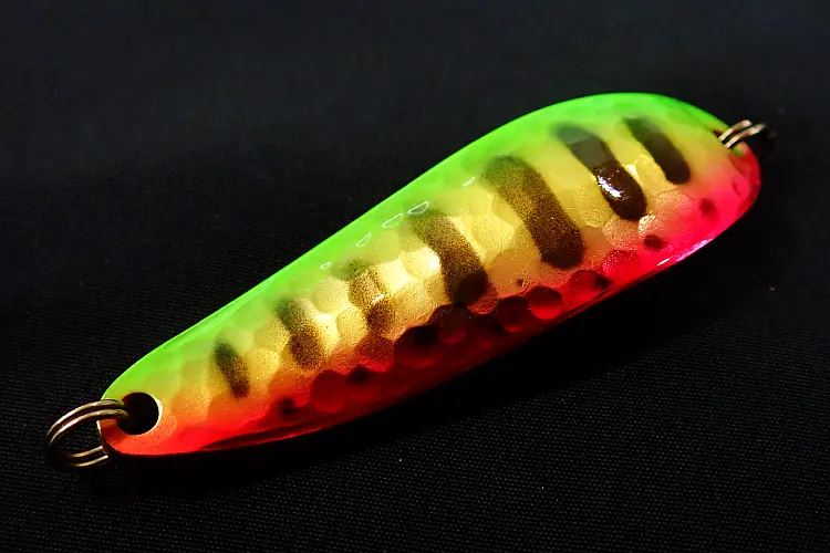 蛍紫 グリーンライムヤマメPB