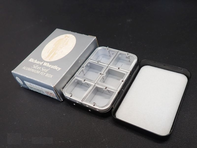 【リチャード ホイットレー】 4307F BK 中古