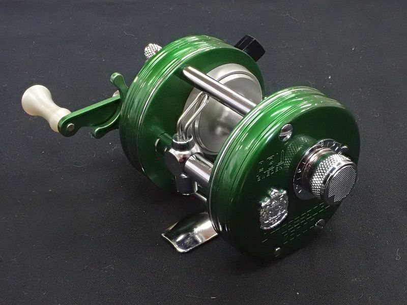 【アブガルシア】 アンバサダー 2500C ノスタルジアグリーン 070008 中古