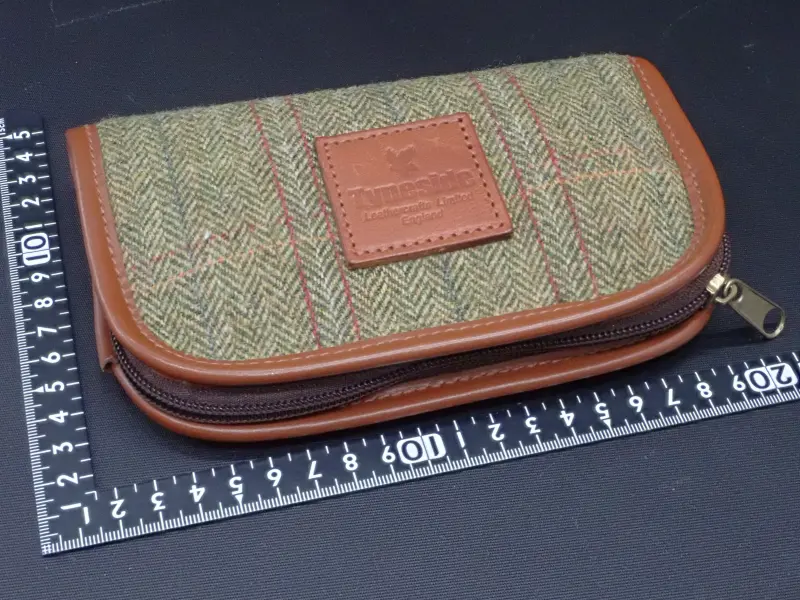 【タインサイド】 ワレット ツイード/オリーブ ムートン 中古